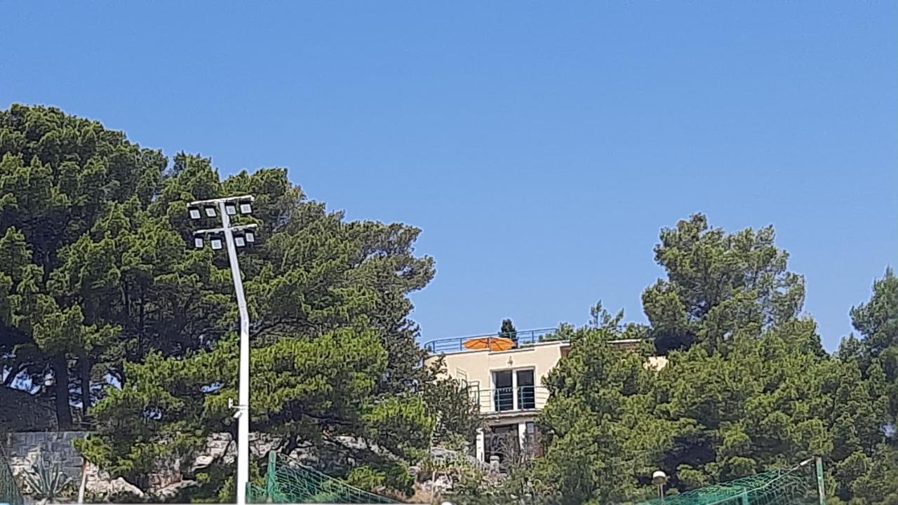 Old Captain'S Apartments - In A Pine Wood By The Sea And Tennis Courts Split Kültér fotó