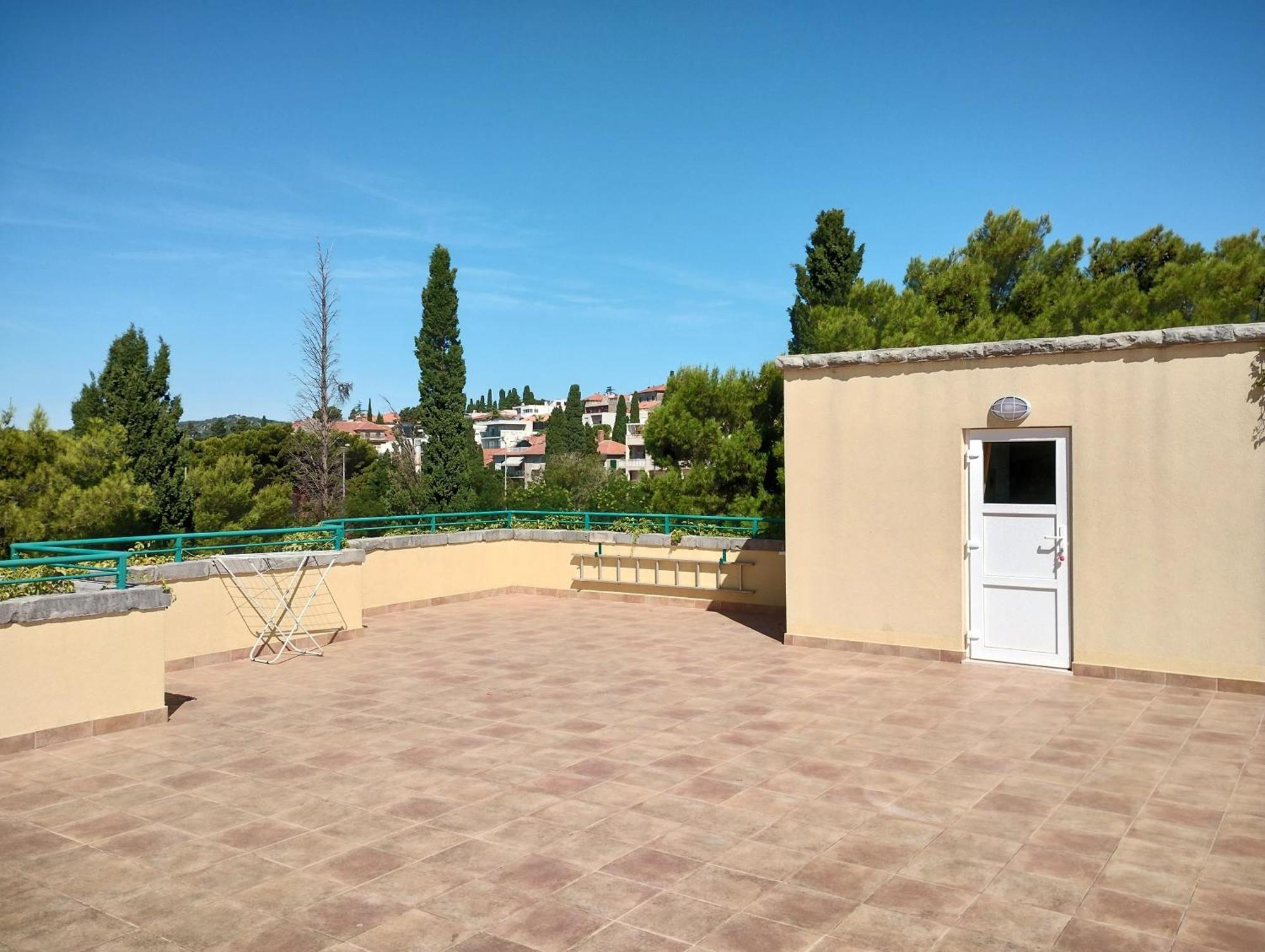 Old Captain'S Apartments - In A Pine Wood By The Sea And Tennis Courts Split Szoba fotó