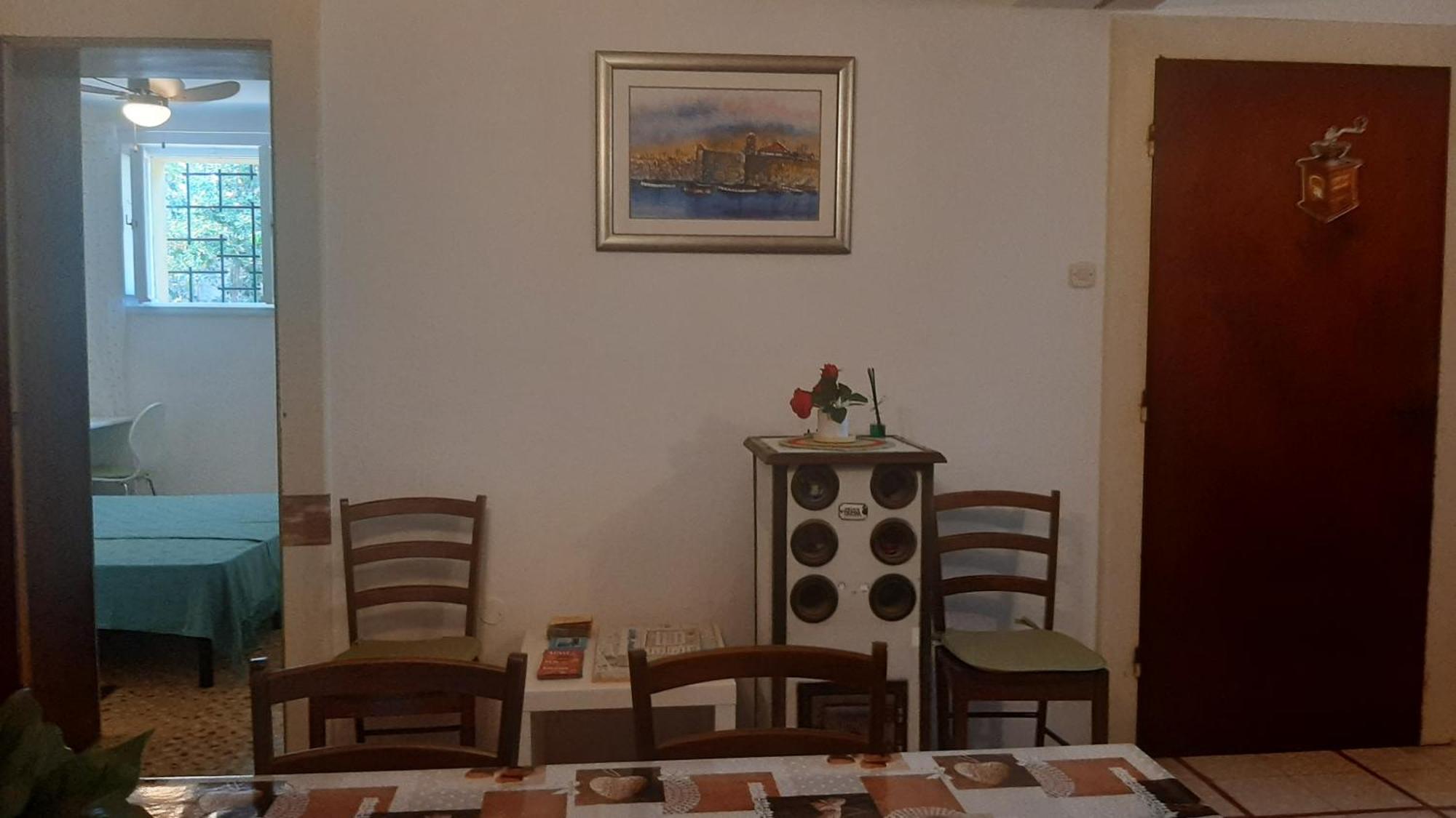 Old Captain'S Apartments - In A Pine Wood By The Sea And Tennis Courts Split Szoba fotó