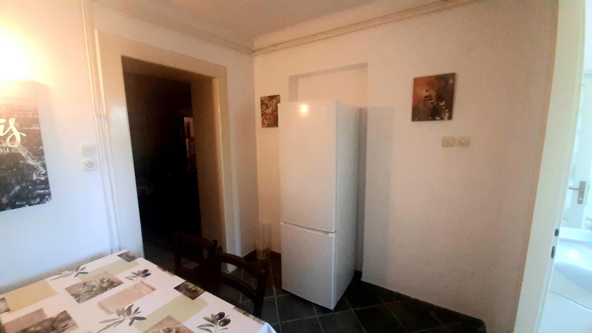Old Captain'S Apartments - In A Pine Wood By The Sea And Tennis Courts Split Szoba fotó